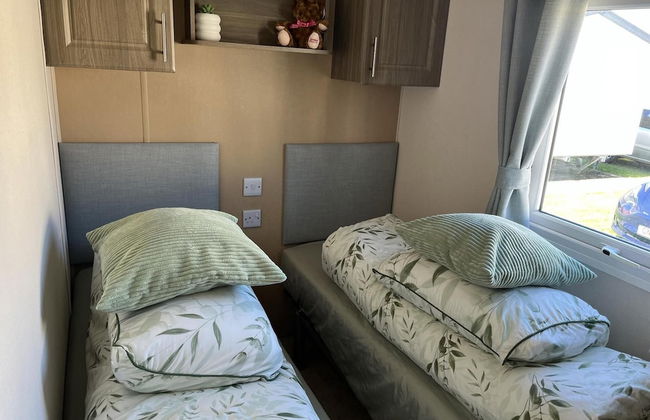 Heacham Beach Coastal 2 Bedroom Chalet Retreat - Photo 3