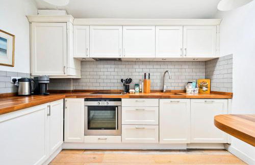 Argyl - Traditional Mews Home in Westminster with Parking - Foto 4