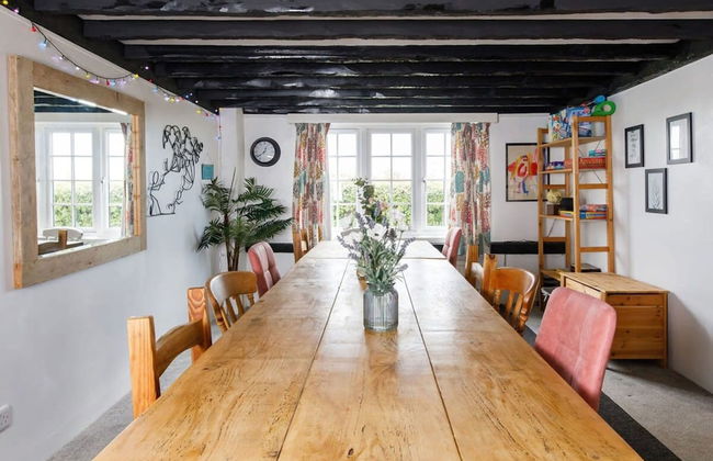 Tranquil Luxe in Country Cottage - Photo 64