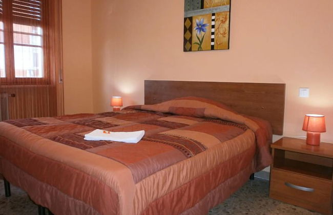 Airport Pisa Rooms - Photo 6