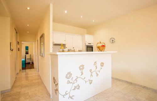 LE FOCH AP4244 By Riviera Holiday Homes - Foto 4