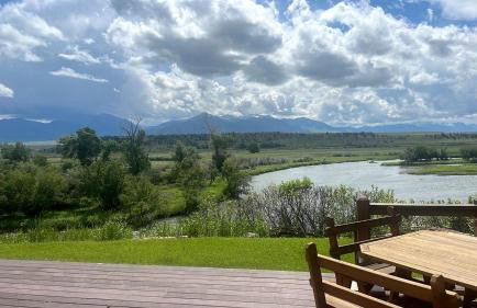 Charming Riverside Vacation Rental with Scenic Mountain Views near Ennis, Montana - Foto 11