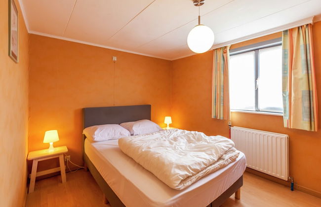 Quiet Cottage near Woods - Photo 9