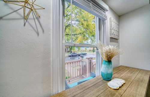 Beautiful Modern home with all year use HOT TUB, Pool table, Game room, & Propane fire pit!! - Foto 28