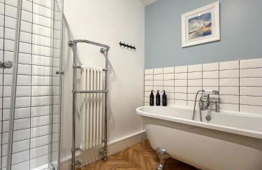 Penthouse Retreat - 2 bed flat, sleeps 4 - Brampton Town Centre, Hadrians Wall - Foto 13