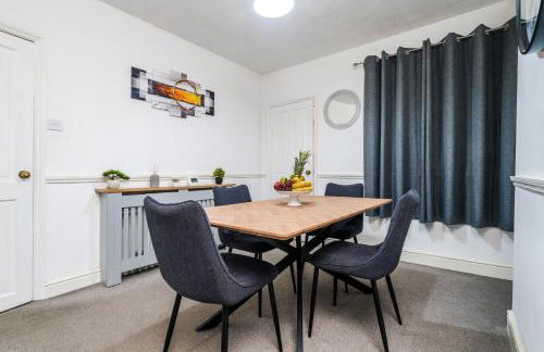 2 Bedroom House, 5 Single Beds, Fast WiFi - Photo 12