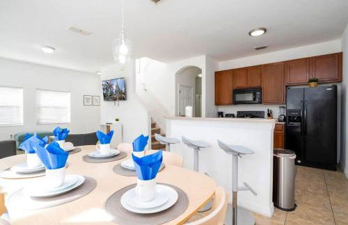 Four Bedroom w/ Screened Pool Close to Disney 4572 - Foto 16