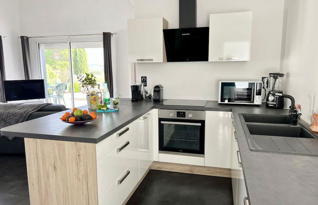 Modern Comfort in Minervois - Photo 7