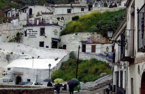 Charming apartment historic centre Granada 80 m² + balcony - Photo 14
