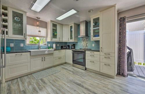 Canal-front Gem with Pool and Hot Tub in Anna Maria - Foto 7