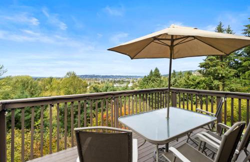 HoneyHomes Spectacular View Home with Amenities - Foto 15