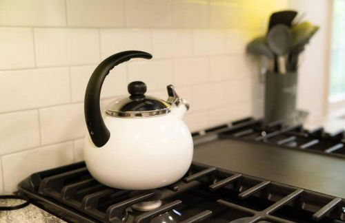 5-star Renovated 3BR Home & Backyard Deck near SU & Hospitals - Foto 12