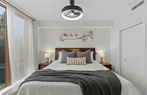 Lakeside luxury with hot tub and pool - Foto 2