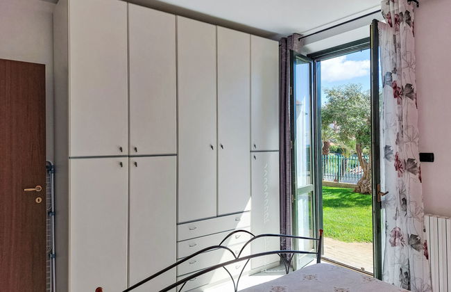 3 bedroom Apartment in Cipressa with swimming pool and garden - Photo 19