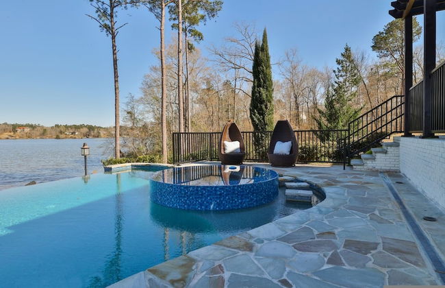 7BR Lakefront Haven Pool Hot Tub Gated 4acres - Foto 71