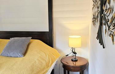 Magpie 1 Hot Tub HuntersMoon-Warminster-Bath-Wiltshire - Photo 13