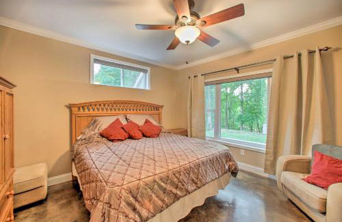 Townville Lakefront Cottage with Private Dock! - Foto 28