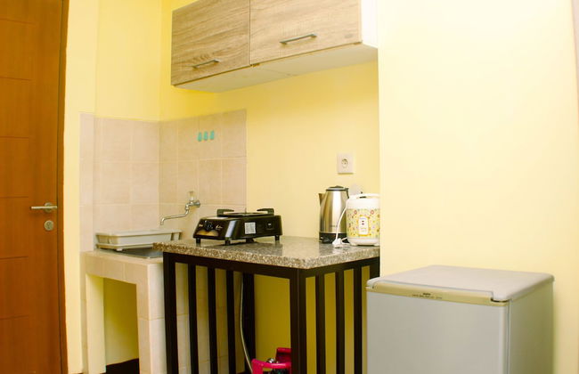 Warm And Homey Studio Room At Maple Park Sunter Apartment - Foto 9