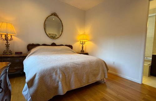 Large and Luxurious in Strivers Row - Photo 22