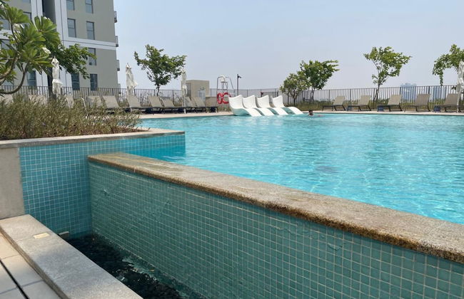 Luxury at Socio Dubai Hills 2 Beds Sleeps 4 - Photo 2