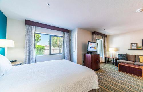 Phoenix Studio Queen Deluxe - Photo 32