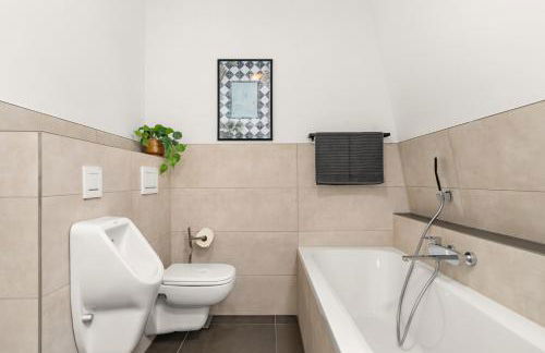 JASPER - Balkon, BBQ, PS5, Flexbetten - Zentral & 15min in Willingen - Foto 17