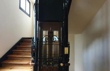 Apartment in monumental square Madrid Center - Photo 46