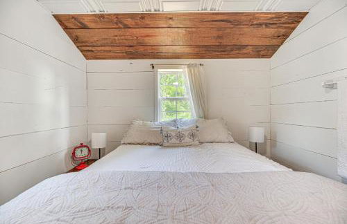 Isle La Motte Cabin about 3 Mi to Lake Champlain! - Photo 13