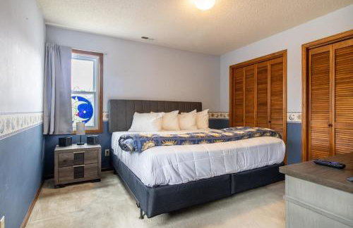 Sleeps 12! Main Level Primary Suite-Beautiful Backyard Oasis - Photo 16