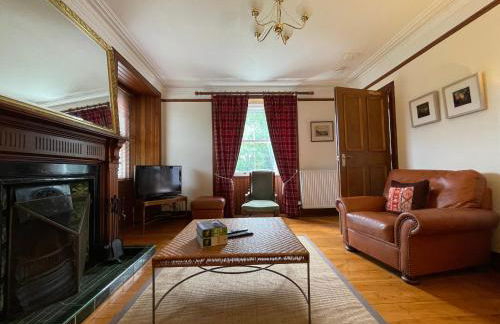 Balloan Cottage - Photo 2