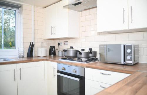 House Sleeps 8 with Garden and Parking - Foto 9