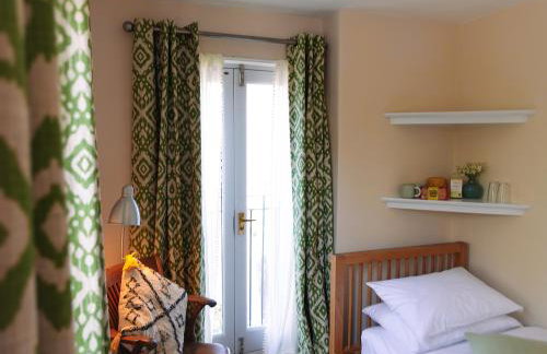 By the River - Foto 18