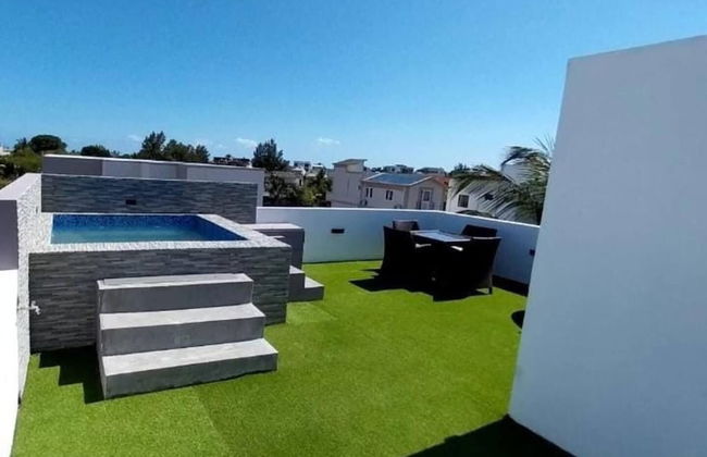 Rooftop Garden Jacuzzi Luxury Villa - Photo 17