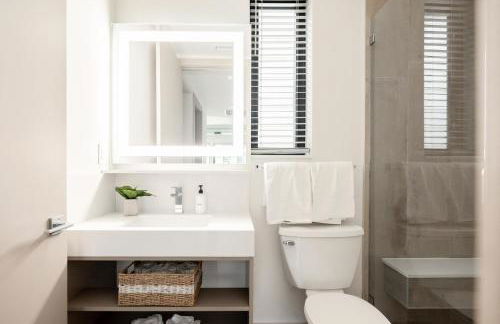 Contemporary Condo - Grill - Balcony - Tesoro - Foto 24