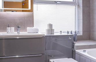 Newly Refurbed 5 Bed House for Contractors, Families & Relocation- Cosely Wolverhampton - Foto 16