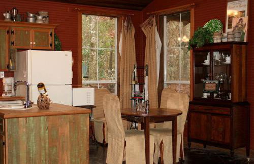 Secluded Forest Cabin Rental with Seasonal Pool near Natchez, Mississippi - Foto 9