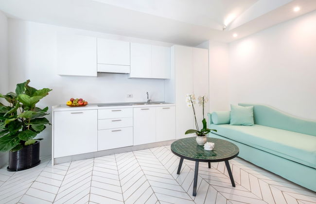 Luxury Villa with Penthouse, Pools and Sea View - Photo 53