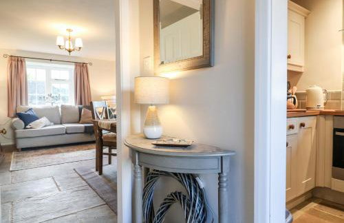 Manor Barn Cottage - Photo 12