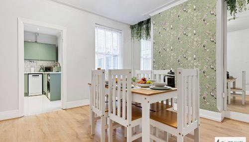 Liz's 4 Bed House: Close to the Motor Point Arena - Foto 4