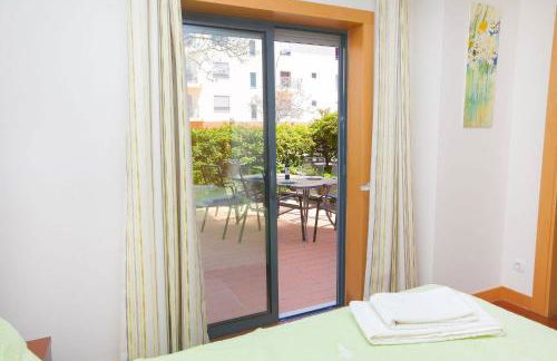 Fabulous Sunny Pool&Garden Condo by BeCherish - Foto 25