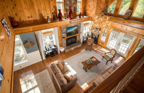 Mountain Retreat with Hot Tub, Game Room and Views - Foto 8