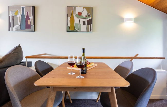 Spacious Lake View Alpine Townhouse Walk TO Town - Foto 8