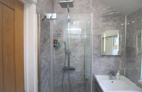 Stylish Loft Apartment by Property Promise - Foto 38