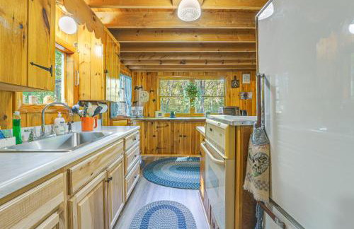 Quiet and Remote Cottage on Panther Pond! - Foto 9