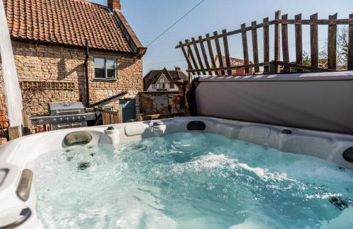 Historical Sherwood Forest Cottages - Sleeps 16 - Foto 28