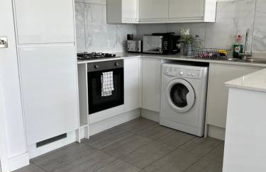 Modern and Stylish Two Bedroom Flat - Foto 18