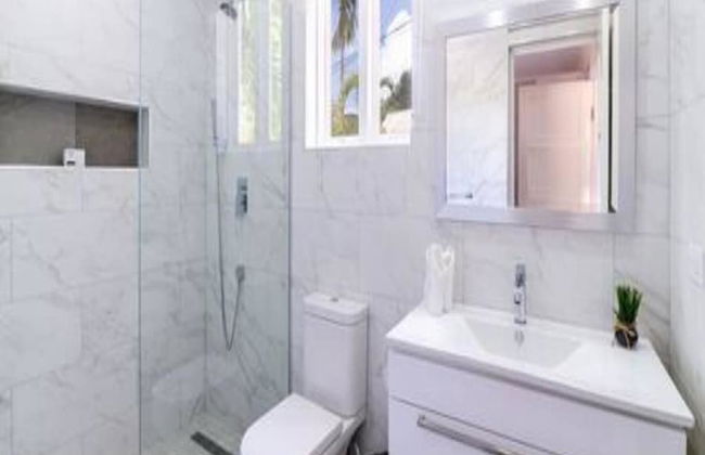 Villa Francoise - 4 Bedroom Beachfront w Pool - Foto 6