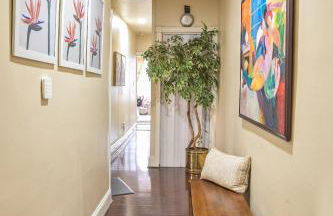 Chic 4BR Dwelling with Backyard in Philadelphia - Foto 28