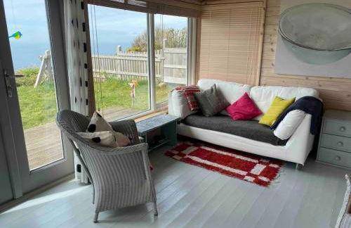 Romantic cliff top chalet at Whitsand Bay beach - Photo 17