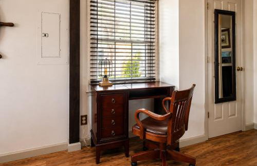 Romantic Nautical Stay in Downtown Wilmington, Cape Fear Inspired, Walkable & Pet-Friendly - Foto 23